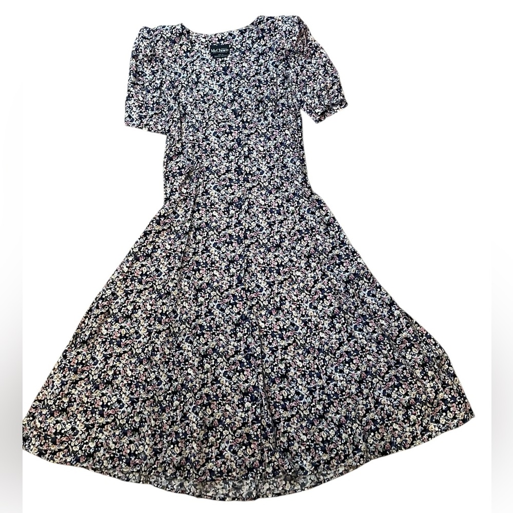 Chic Ditsy Floral Midi Dress